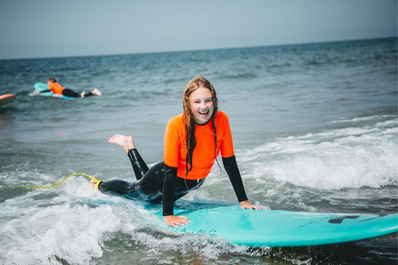 Family & Surfhostel Петтен Экстерьер фото