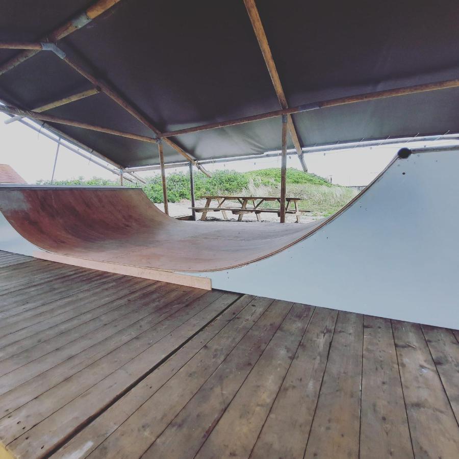 Family & Surfhostel Петтен Экстерьер фото
