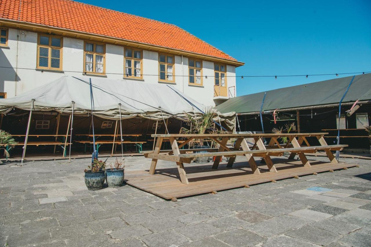 Family & Surfhostel Петтен Экстерьер фото